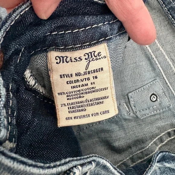 Miss Me mid rise easy boot Jeans 33x32 - Picture 3 of 6